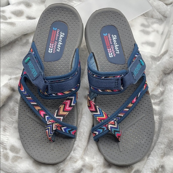 Skechers women’s reggae, zig swag flip flop Navy Multicolor Sandals, size 7 - Picture 5 of 6